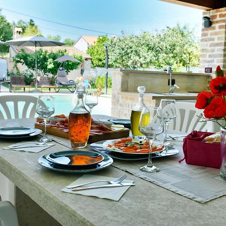 Villa Aromatica Vižinada Екстериор снимка