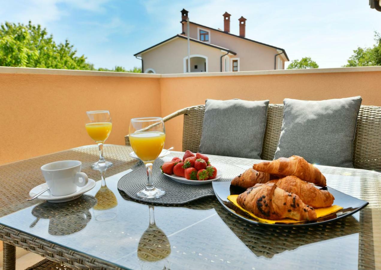 Villa Aromatica Vižinada Екстериор снимка