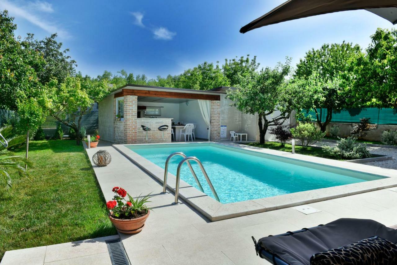Villa Aromatica Vižinada Екстериор снимка