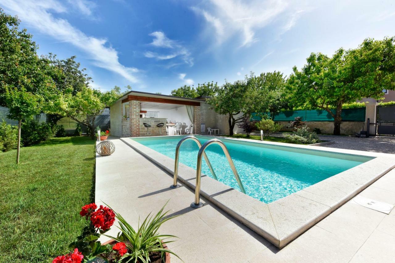 Villa Aromatica Vižinada Екстериор снимка